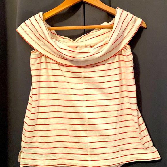 Lou Grey off the shoulder - Picture 1 of 3